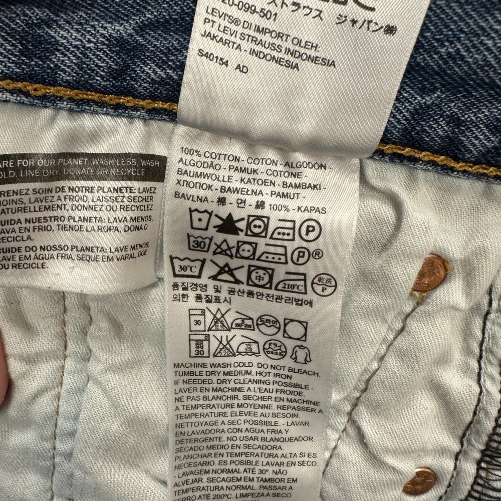 Levis 501 Jeans Mens 36x30 Light Blue Denim Straight Leg Button Fly Distressed - Picture 11 of 11